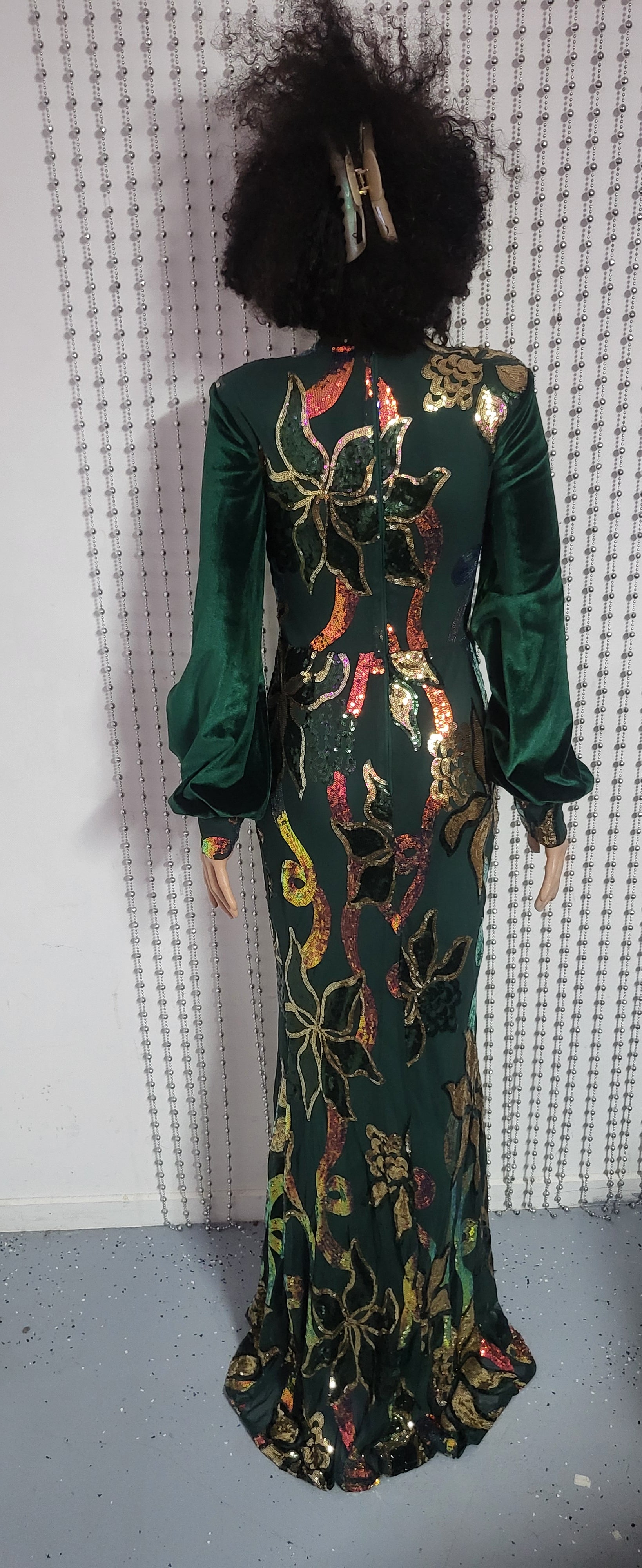 Green full sleeve sweetheart neck mermaid sequin long elegant evening dress .