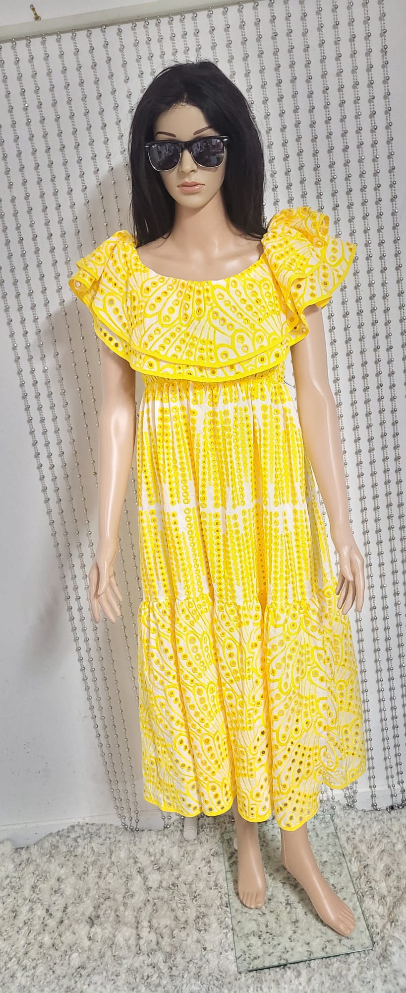 Embroidered lace sleeveless