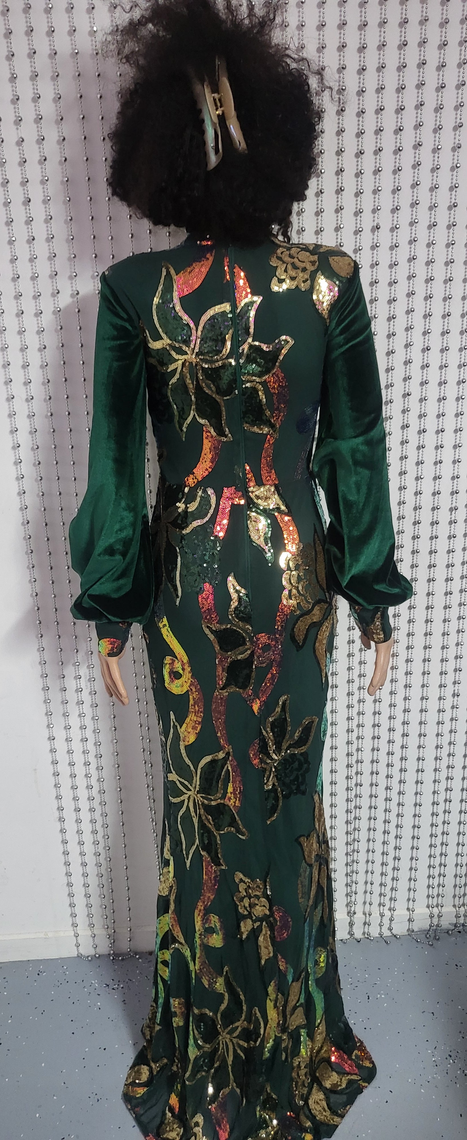 Green full sleeve sweetheart neck mermaid sequin long elegant evening dress .