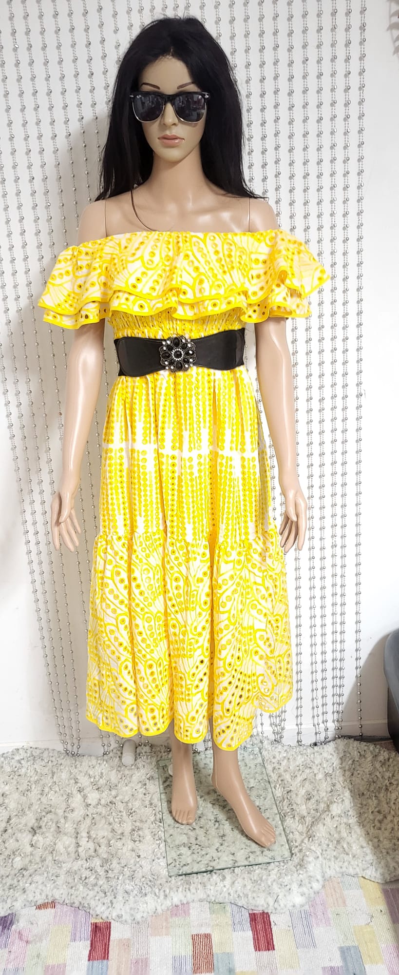 Embroidered lace sleeveless