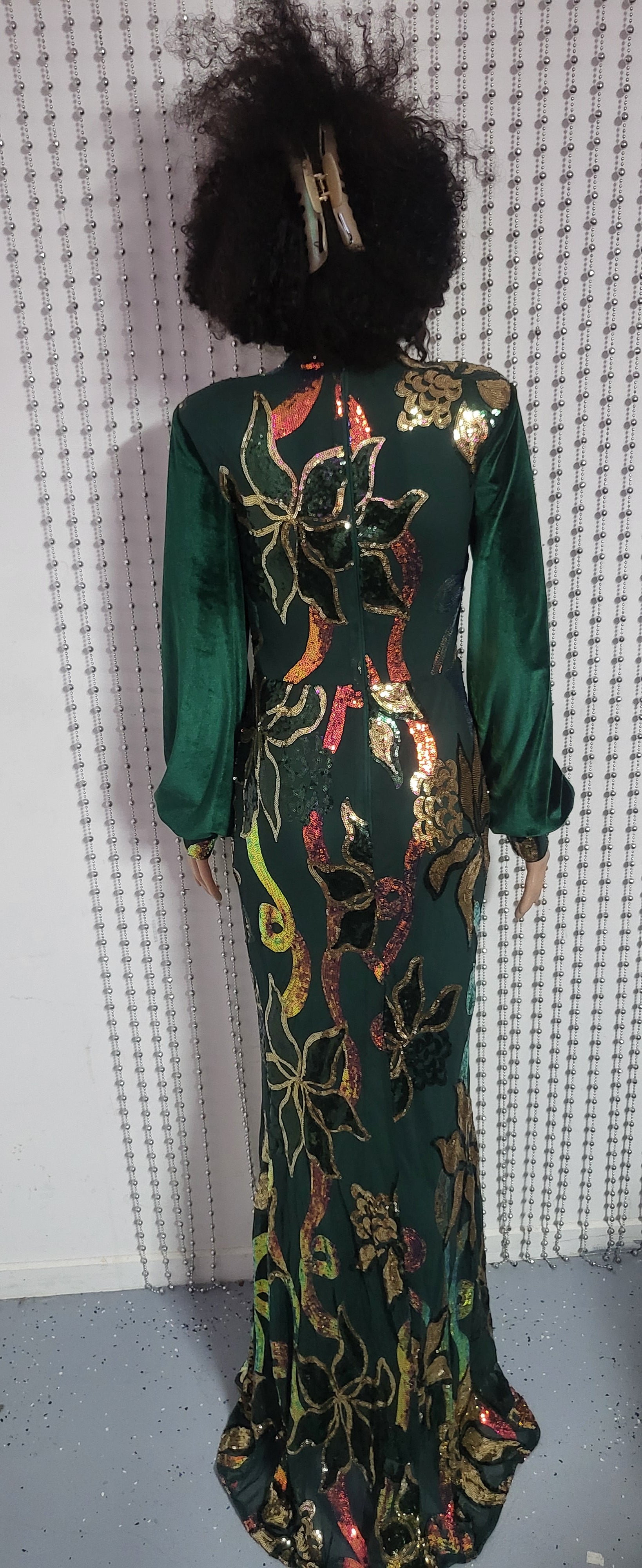Green full sleeve sweetheart neck mermaid sequin long elegant evening dress .